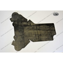 rubber mud flap for GS6 models 1977-1978, fits between airfilter box and rear fender