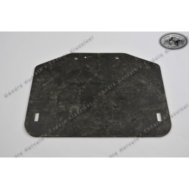 rubber mud flap for models 1973-1975, between airfilter box and rear fender
