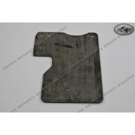 rubber mud flap for models 1972-1975, under fibreglass airfilter box